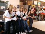 Die Mädchen der HS/RS Webling bei der Firma AVL List GmbH